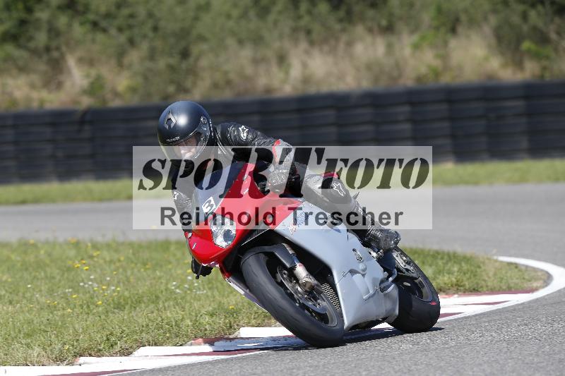 /Archiv-2025/48 25.08.2025 Cornu Master School ADR/gruen-vert/3